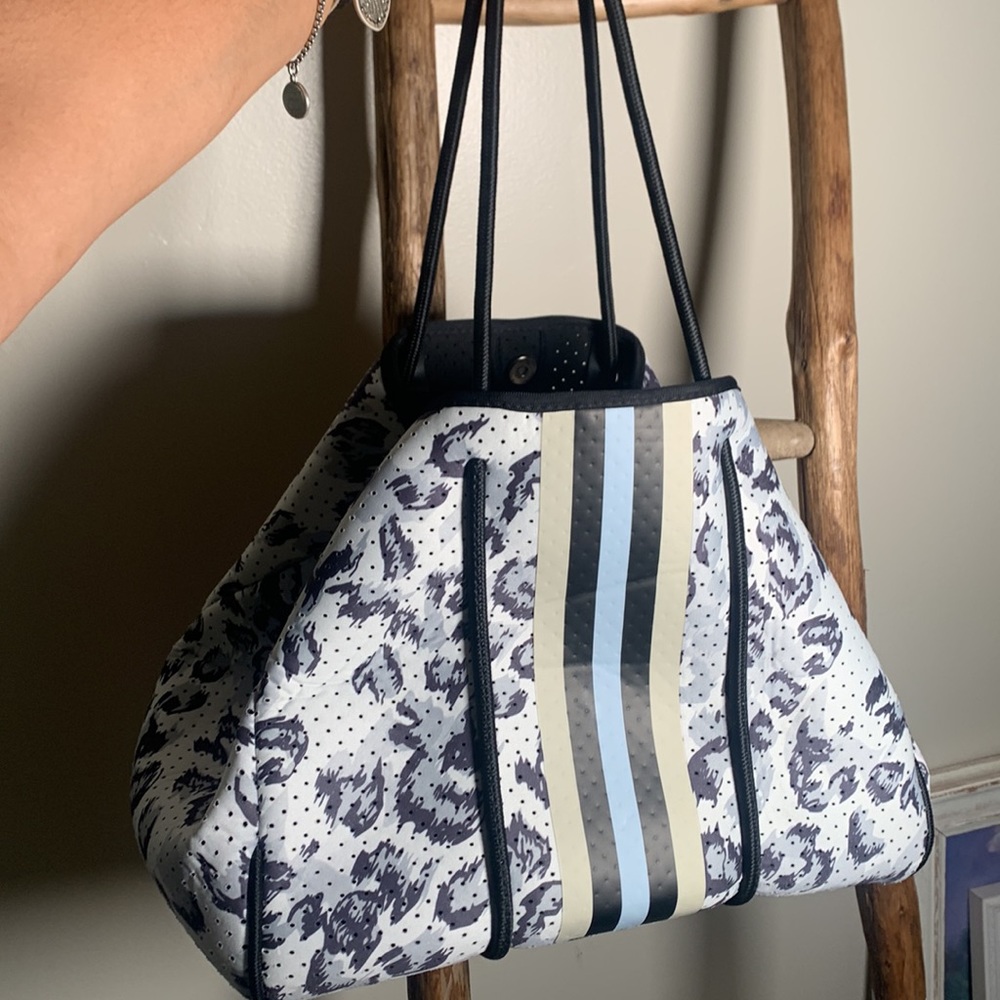 Large rosedale neoprene tote bag with rope handles